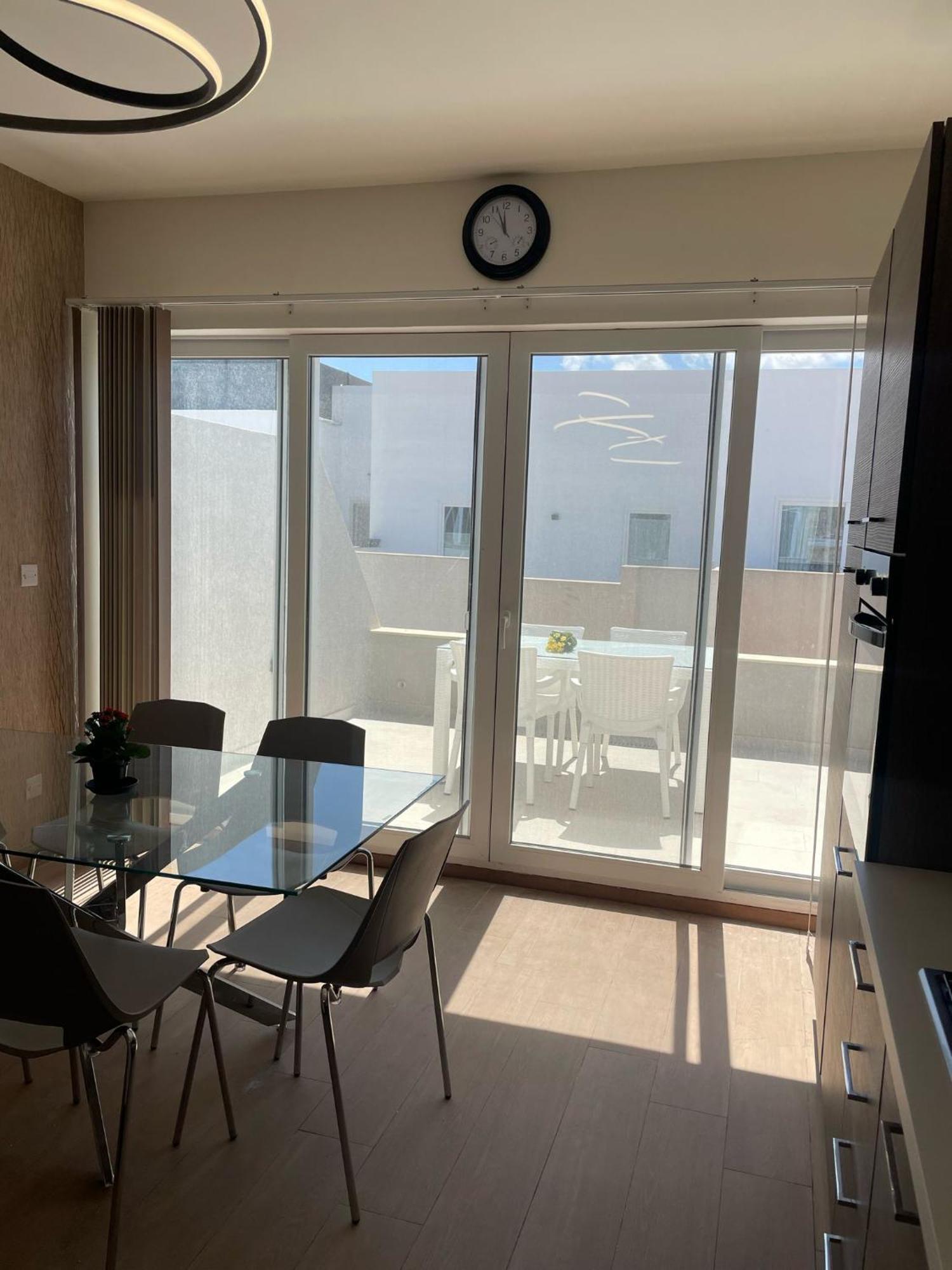 Three Bedroom Penthouse San Ġwann エクステリア 写真